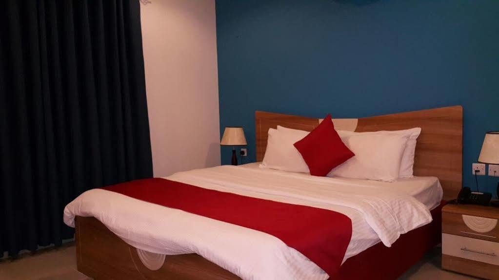 Al Manaf Hotel Suites Маскат Экстерьер фото